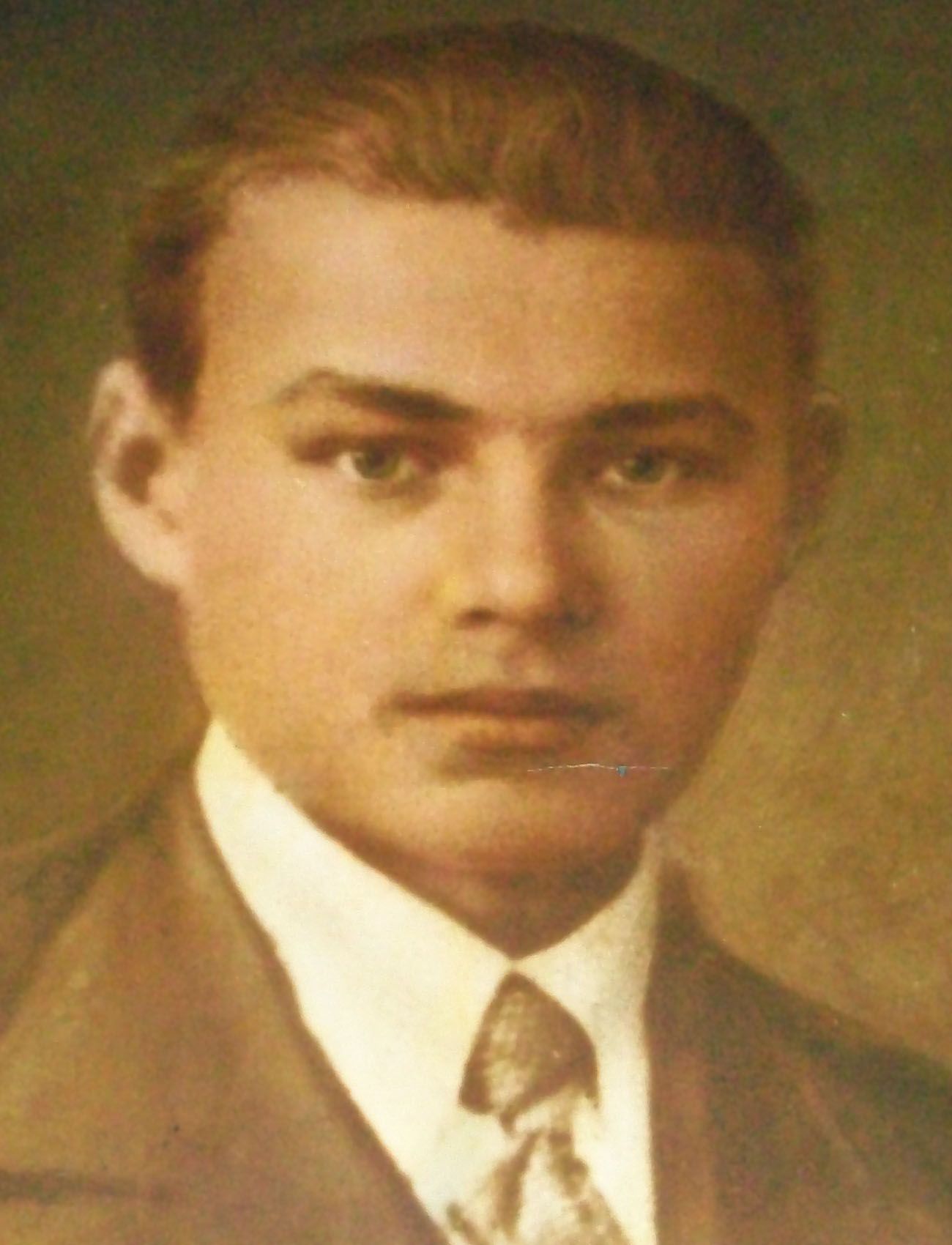 Молодогвардеец Земнухов